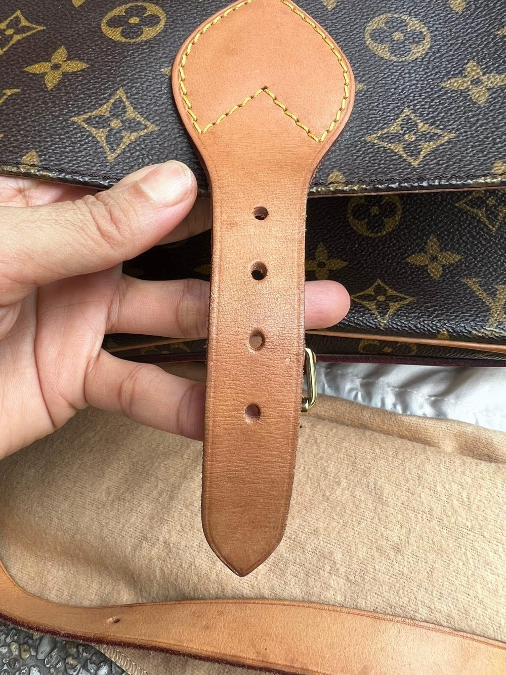 Authentic Louis Vuitton Vintage Cartouchière MM Monogram Crossbody - Picture 16 of 16